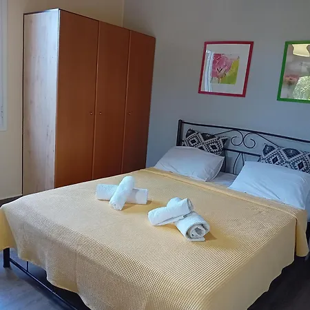 Vicino Al Mare * Parálion Ástros