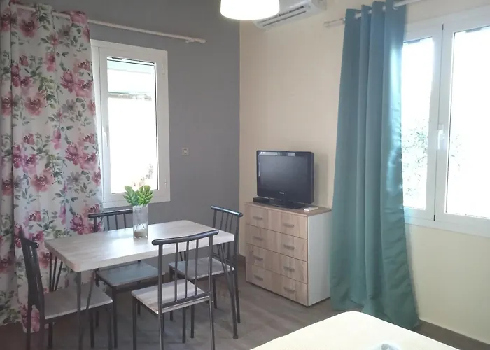 Vicino Al Mare * Parálion Ástros