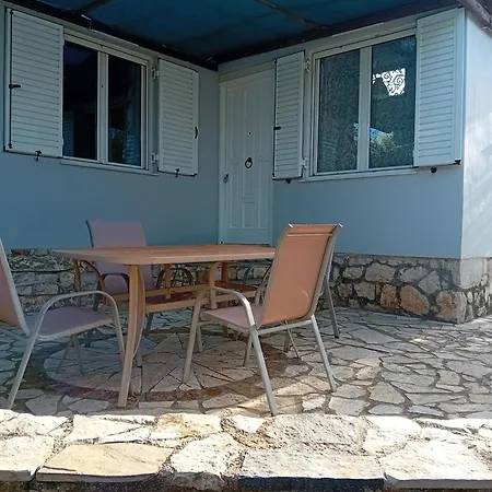 Vicino Al Mare * Parálion Ástros